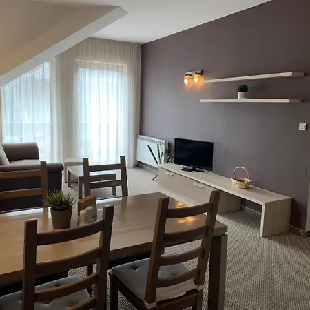 Granat Next To Lift Apartment