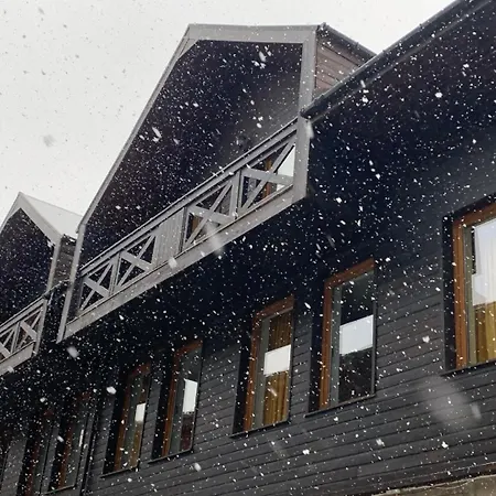 Granat Next To Lift