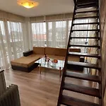 Granat Next To Lift בנסקו