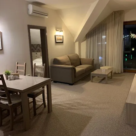 Granat Next To Lift Apartment