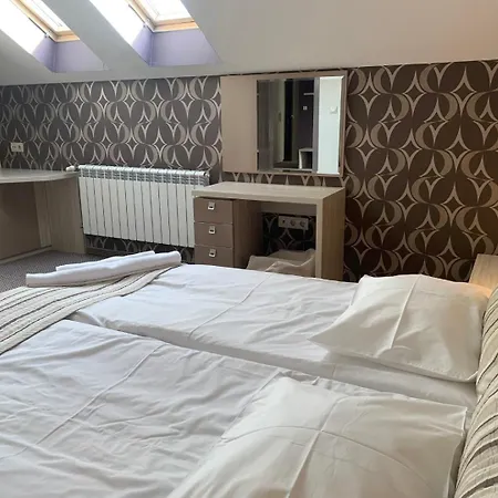 Granat Next To Lift By Bookvillabg バンスコ