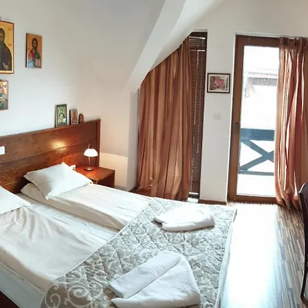 Granat Next To Lift By Bookvillabg アパート