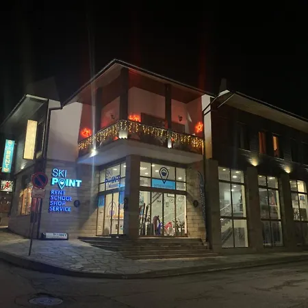 Granat Next To Lift By Bookvillabg バンスコ