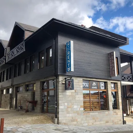 Granat Next To Lift By Bookvillabg アパート