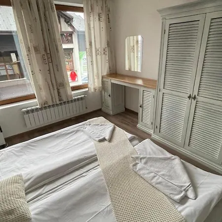 Granat Next To Lift By Bookvillabg アパート バンスコ